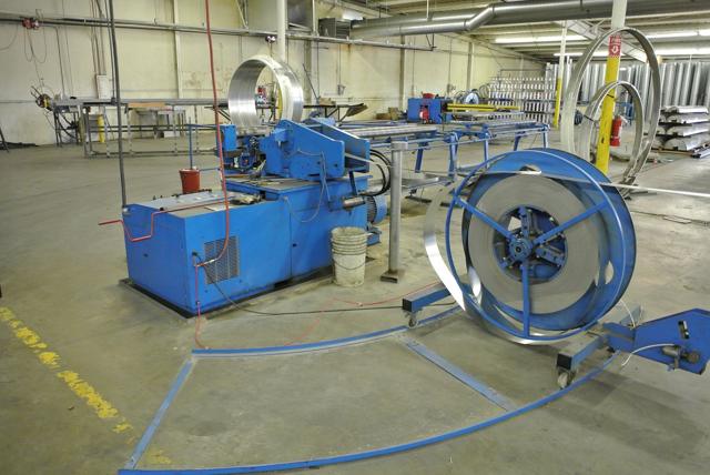 Spiral pipe machine